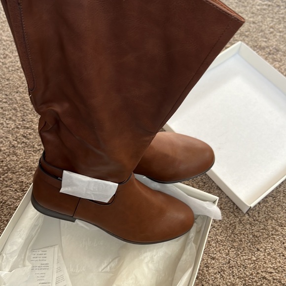 Kindell Strut Tall Boot - Bourbon, sz 8M - Picture 2 of 5